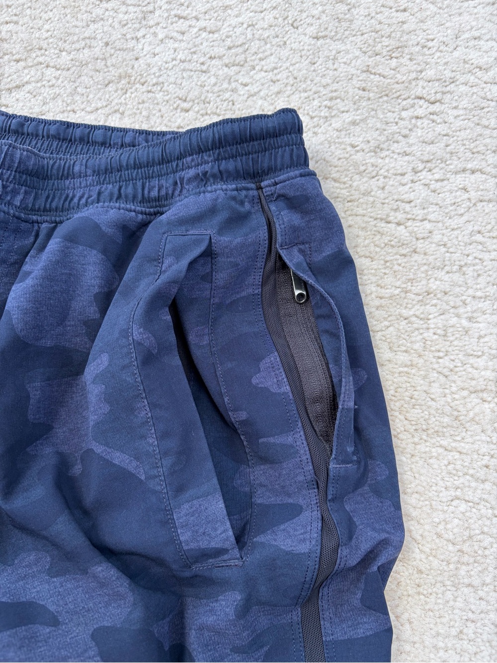 Lululemon Men’s Large Pace Breaker Short 9" Smokescreen Camo Cadet Blue Black - Picture 11 of 11